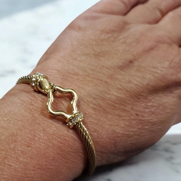 Clover Toggle 18k Gold Plated Stainless Zircon Crystal Bangle Bracelet - Picture 3 of 3